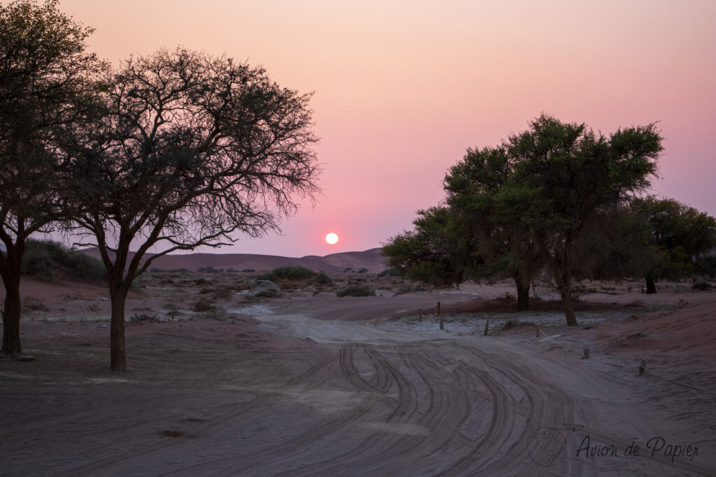 Piste en direction de Sossusvlei