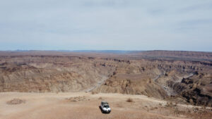 Photo en drone du 4x4 avec le Fish River Canyon