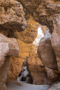 Passage dans le Sesriem Canyon