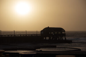 Ponton dans une petite ville entre Walvis Bay et Swakopmund