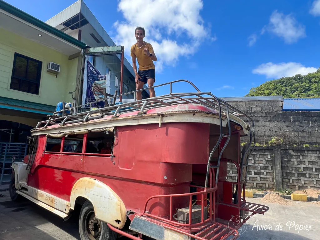 Jeepney sur El Nido