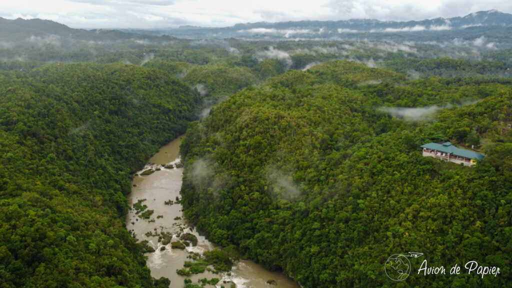 Dessus de la rivière Loboc