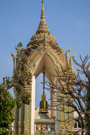 Cloche temple en or