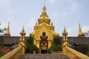 Entrée temple doré